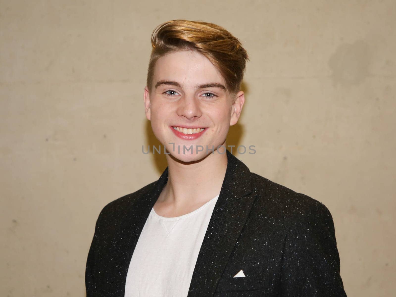 Singer Vincent Gross on the Red Carpet for the ARD TV show Schlager Countdown in Oldenburg on 25.03.2017