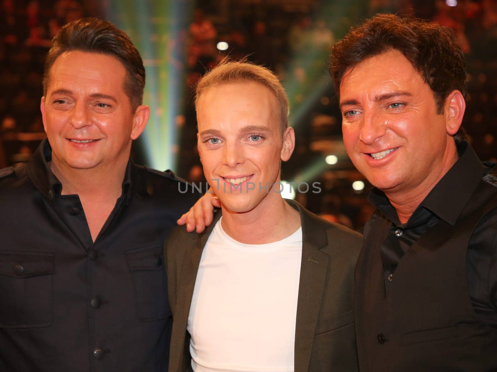 Duo Fantasy with singer Sandro after the ARD TV show Schlager Countdown in Oldenburg on 25.03.2017