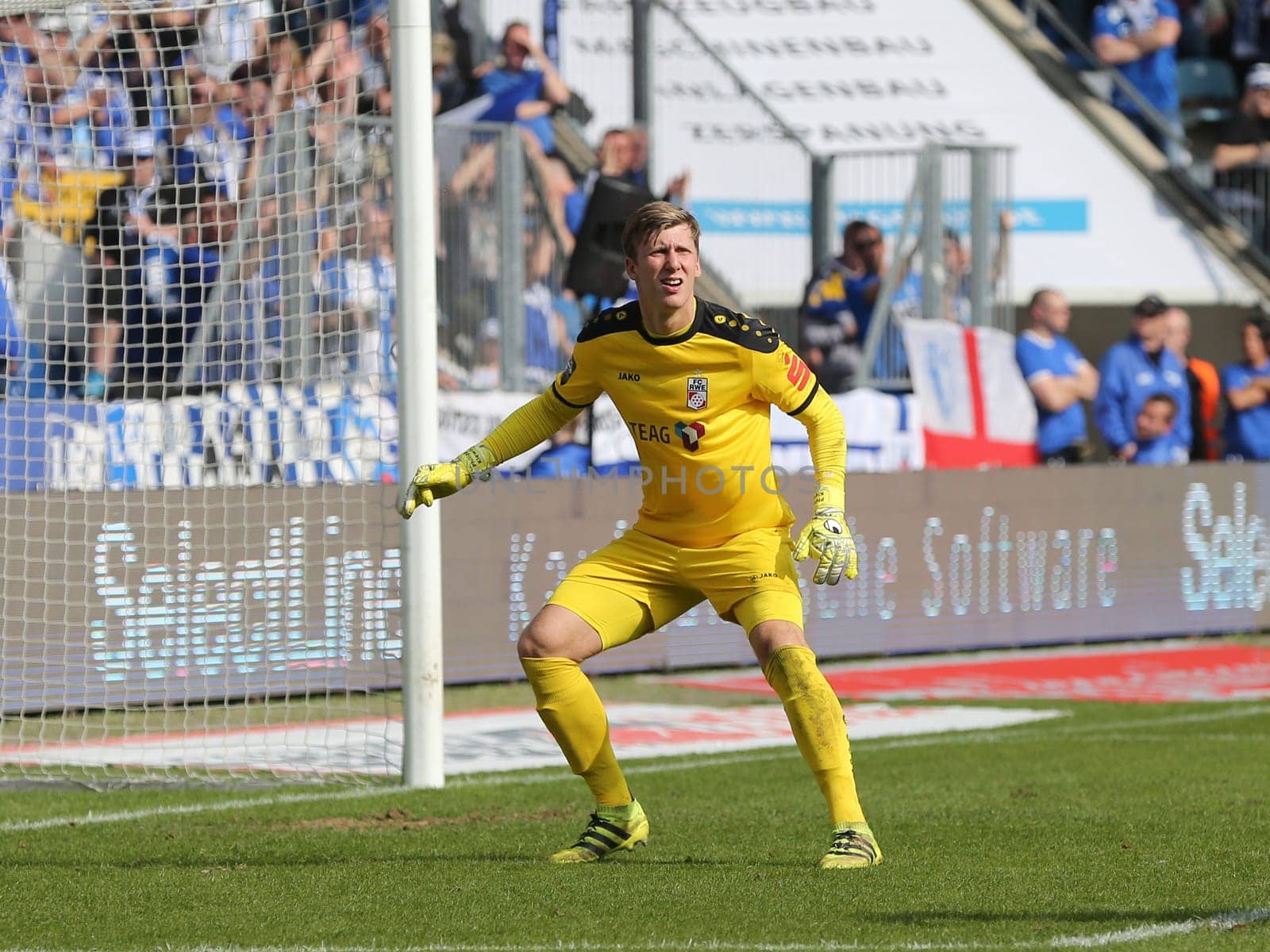 Goalkeeper Philipp Klewin (FC Rot-Weiß Erfurt) in the 3rd league season 2016/2017 Point game 1.FCM against FC Rot-Weiß Erfurt