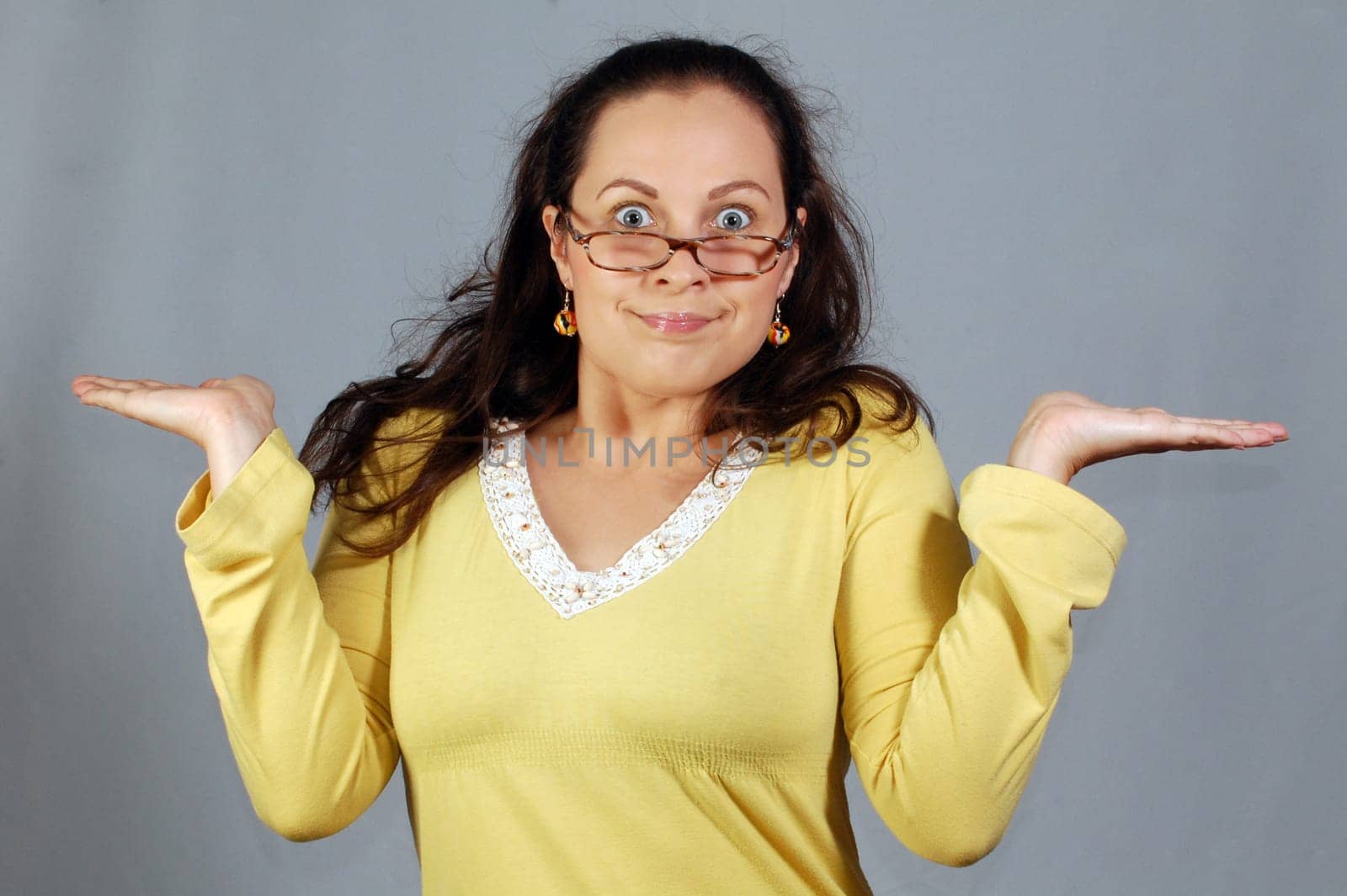 The indecisive woman does not know what to do.