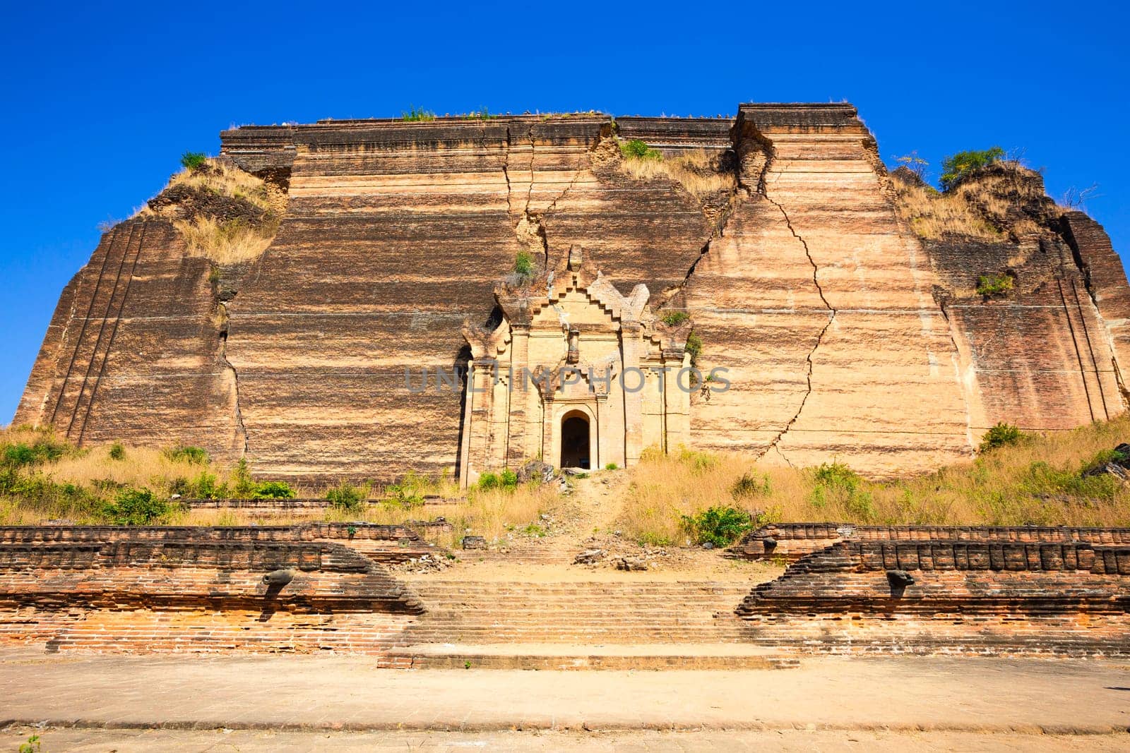 Mingun Pahtodawgyi Temple in Mandalay, Myanmar ( Burma )