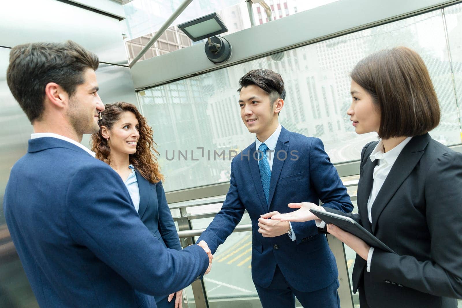 Business people hand shaking to the new contract
