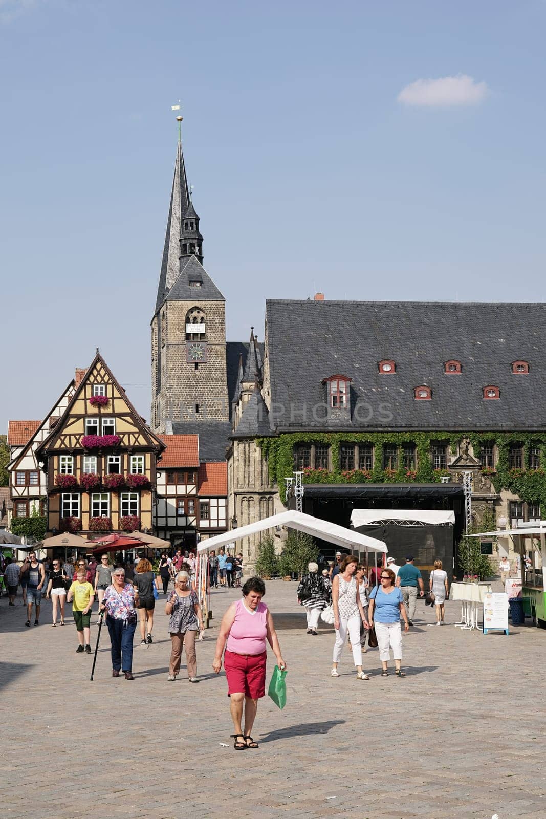 Tourists and residents on the market square of Quedlinburg