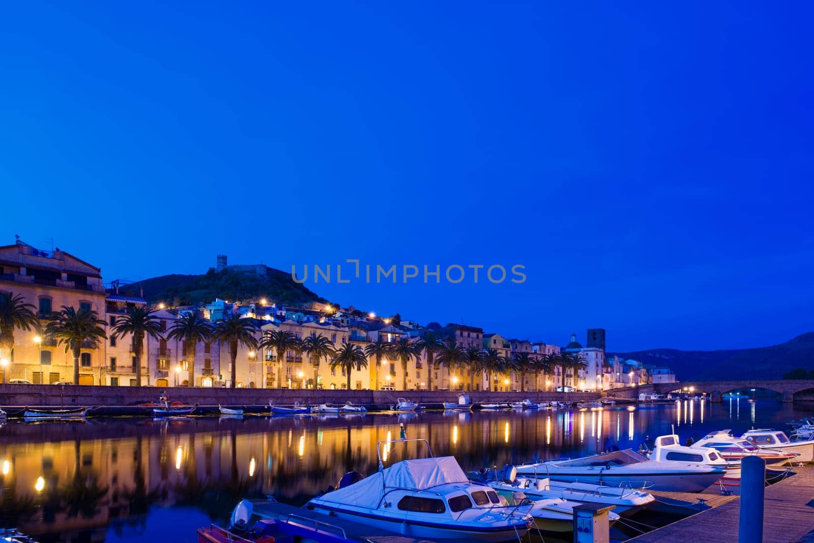 The village of Bosa, whose origins are documented by Phoenician inscription of the ninth century. BC On the coast N / W of Sardinia in the subregion historical Planargia which is historically the capital.