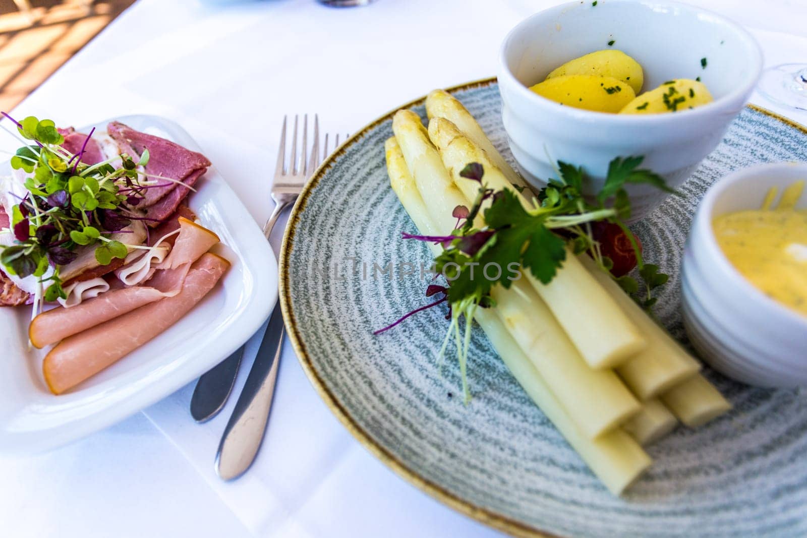 Asparagus with ham