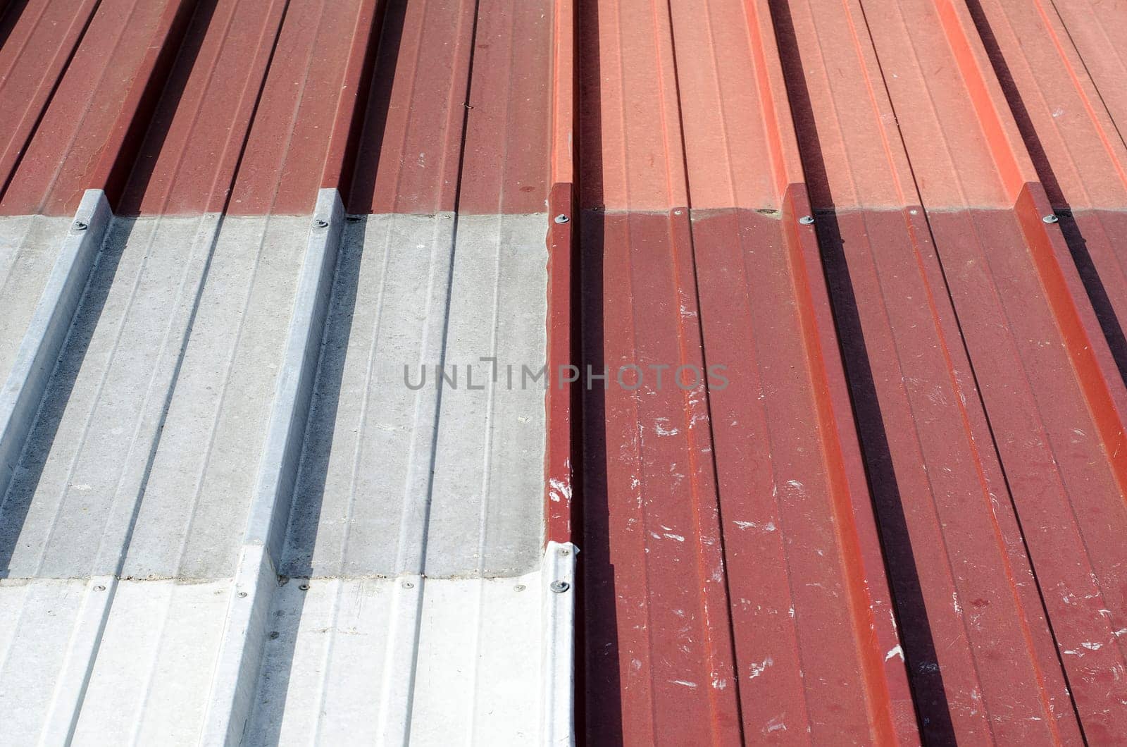 Old metallic roof with differents colors