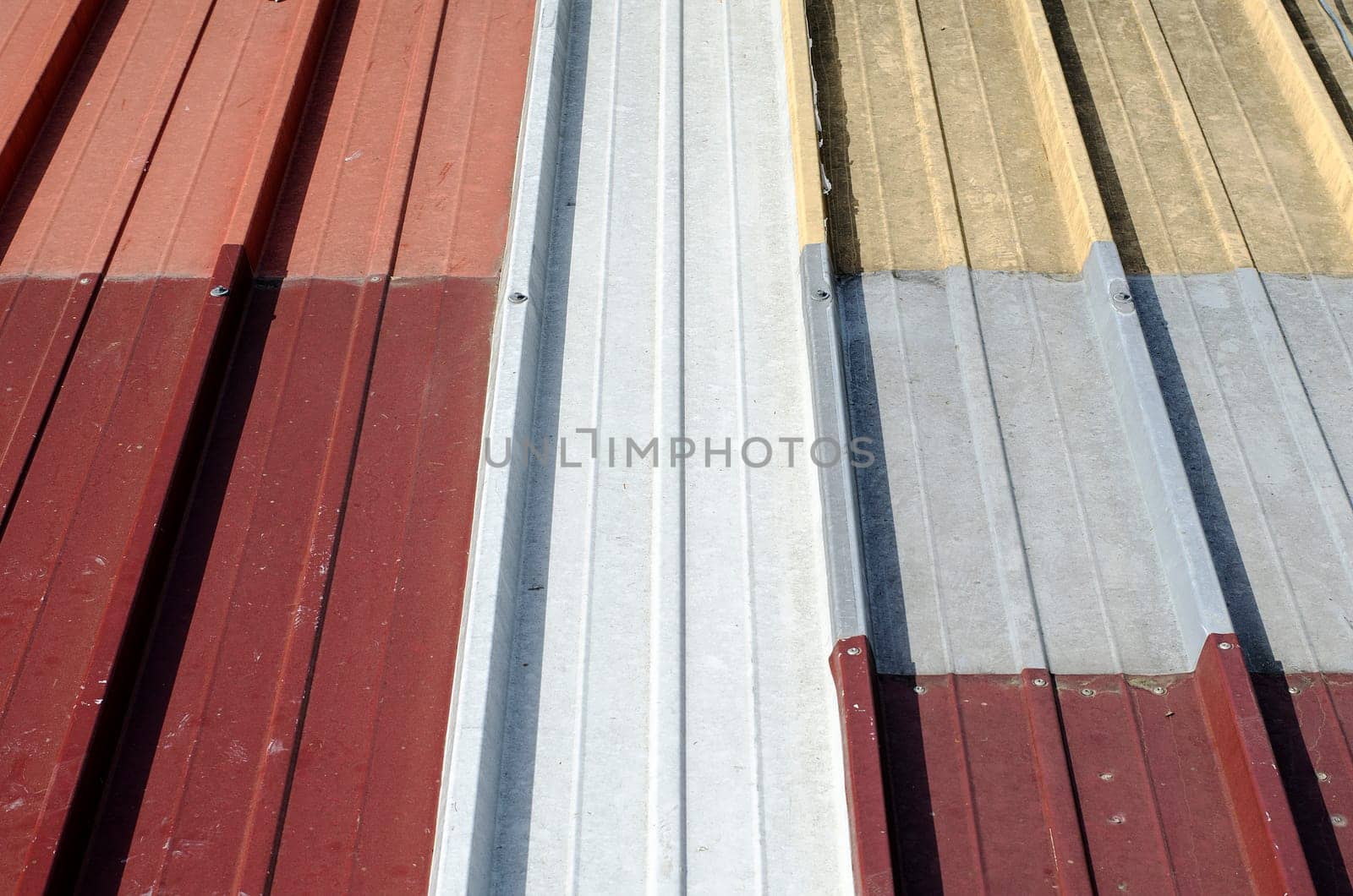 Old metallic roof with differents colors