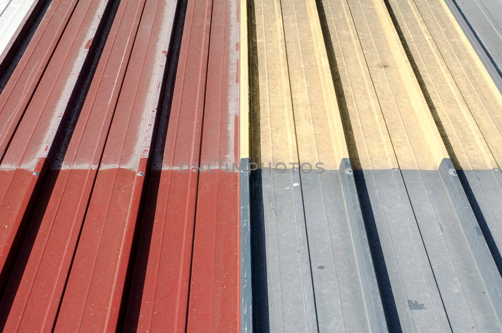 Old metallic roof with differents colors