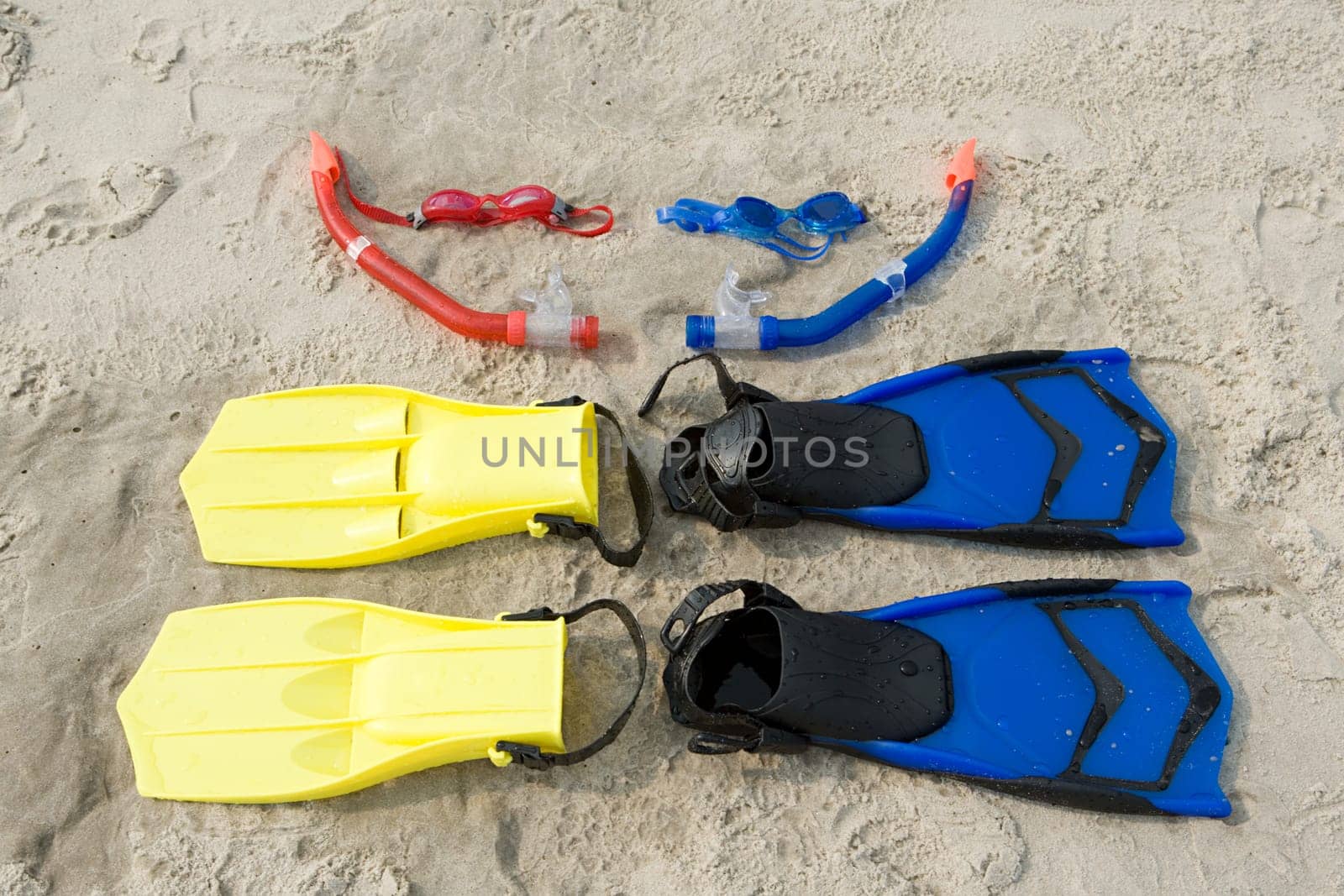 Goggles snorkel flippers