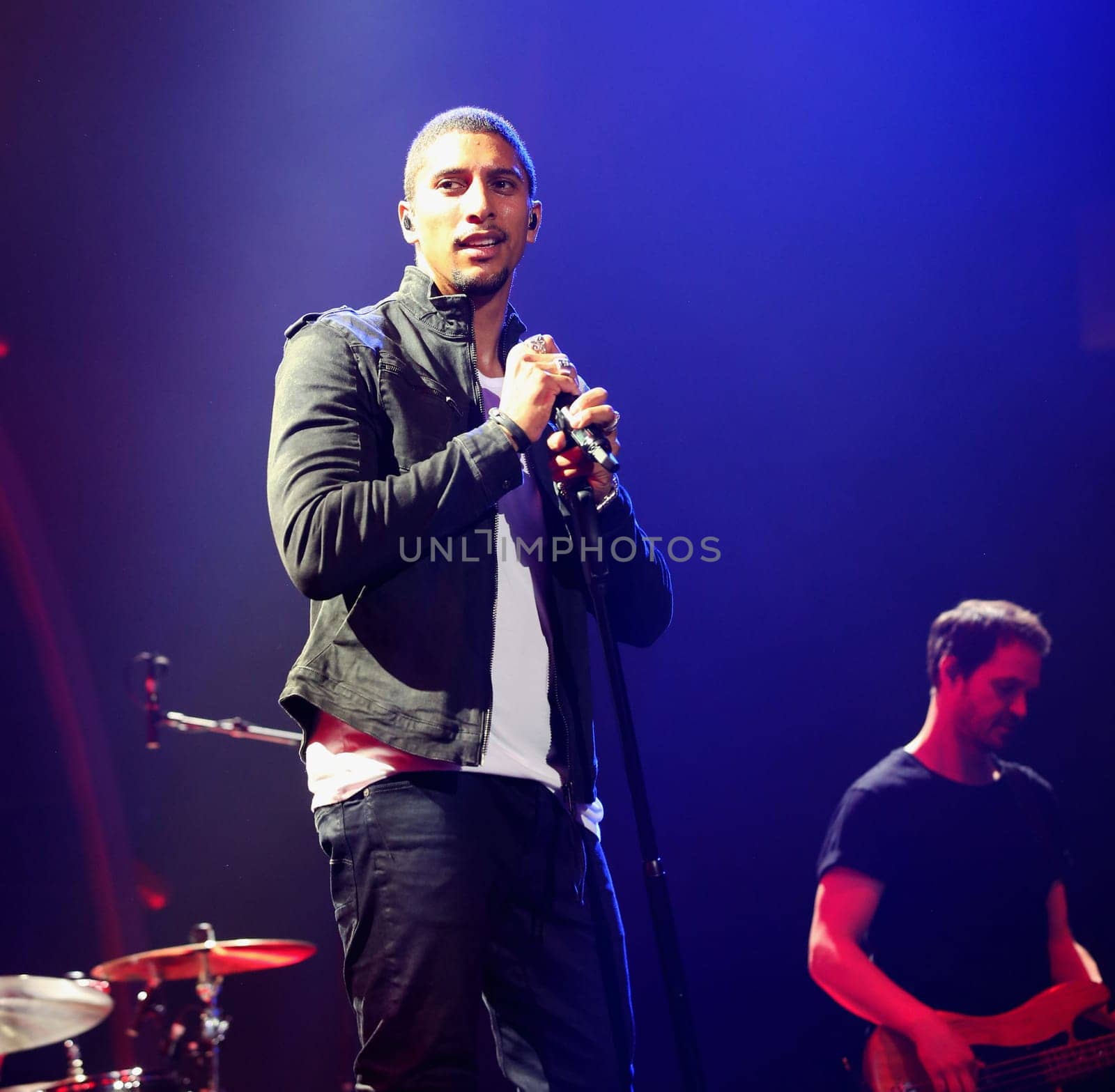 Andreas Bourani life beim Global Citzen Festival 2017 in Hamburg -Barclacard Arena