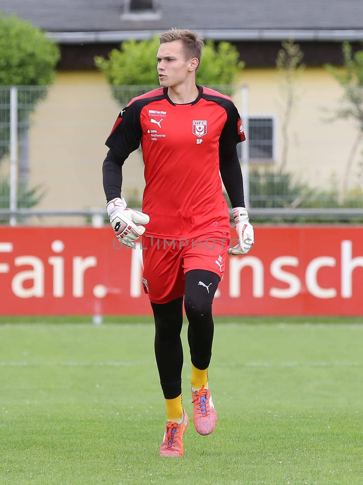 Goalkeeper Tom Müller (Hallescher FC) at the test match Hallescher FC against Berliner AK on 30.06.2017 in Dessau
