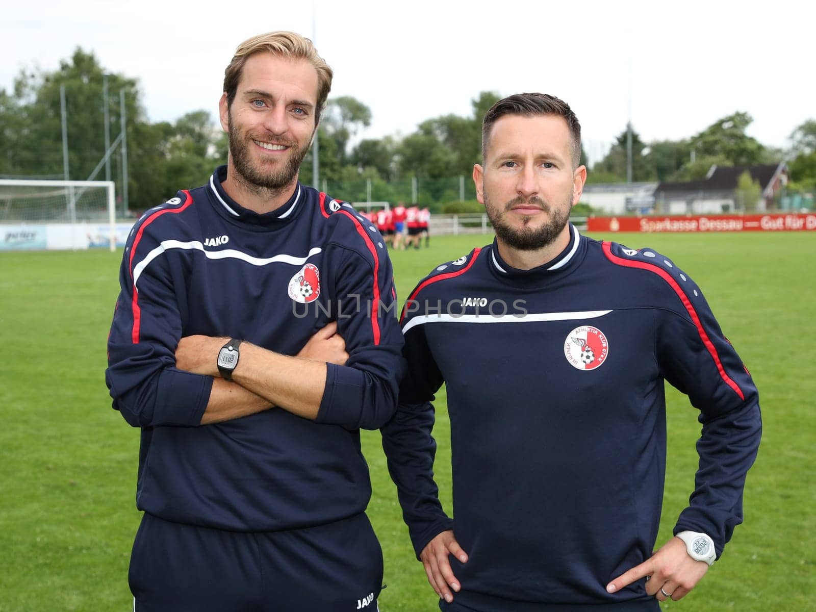 Assistant coach Ronny Emmel and head coach Markus Zschiesche (both Berliner AK) at the test match Hallescher FC against Berliner AK on 30.06.2017 in Dessau
