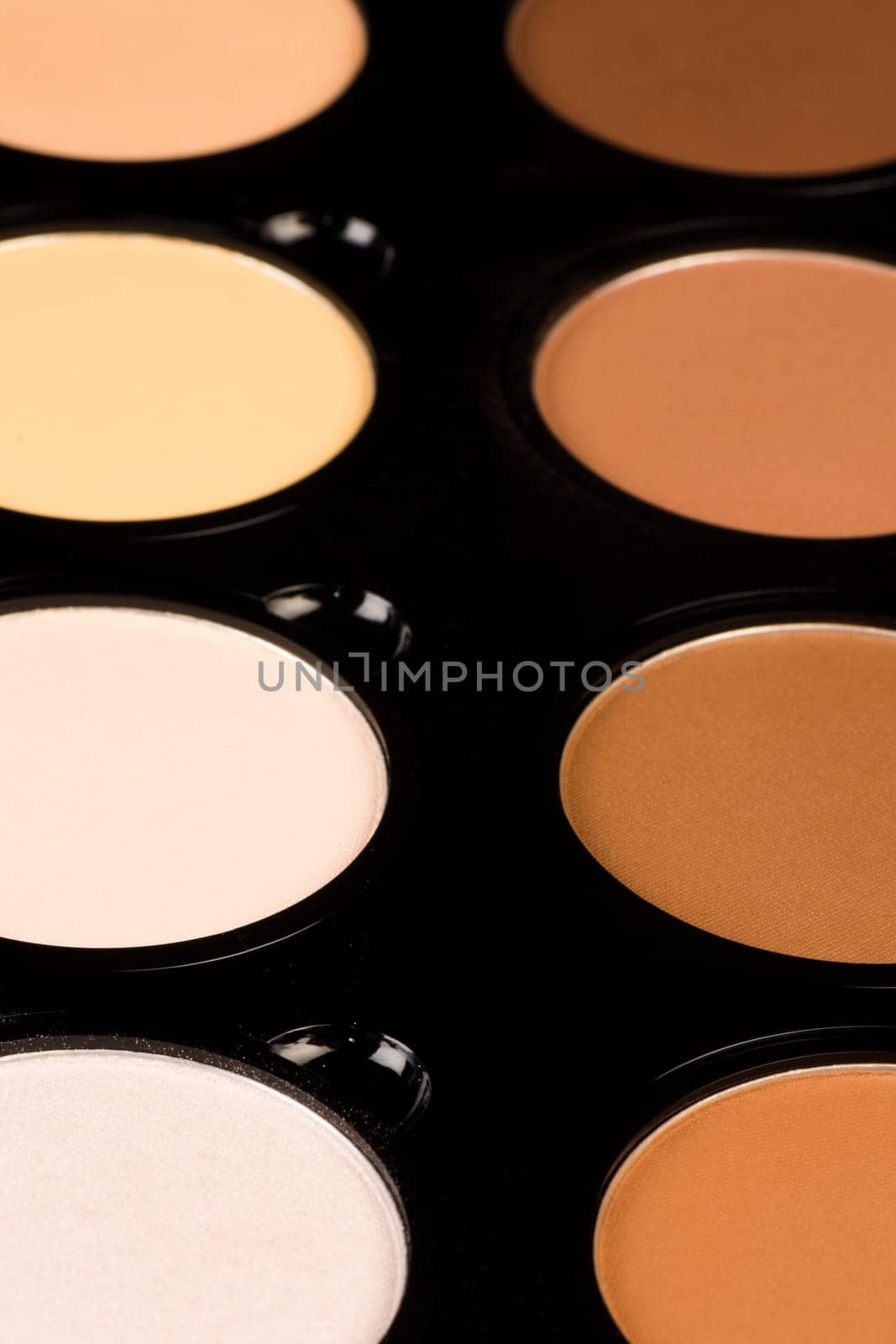Eight different colors are on palette for contouring.