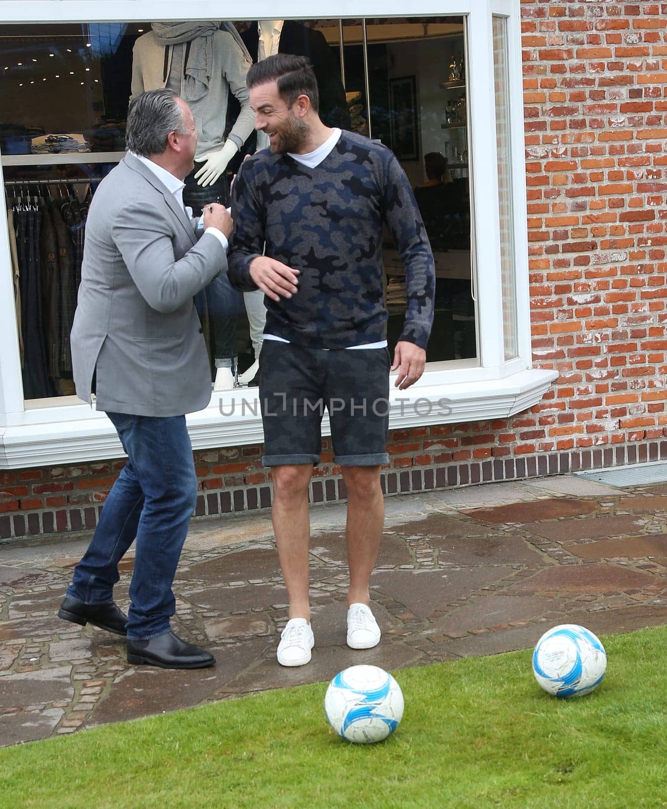 Christoph Metzelder beim Fussball spielen ,.Juvia Men Kollektionspraesentation by Different Fashion mit Charity Fussball  in Kampen auf Sylt