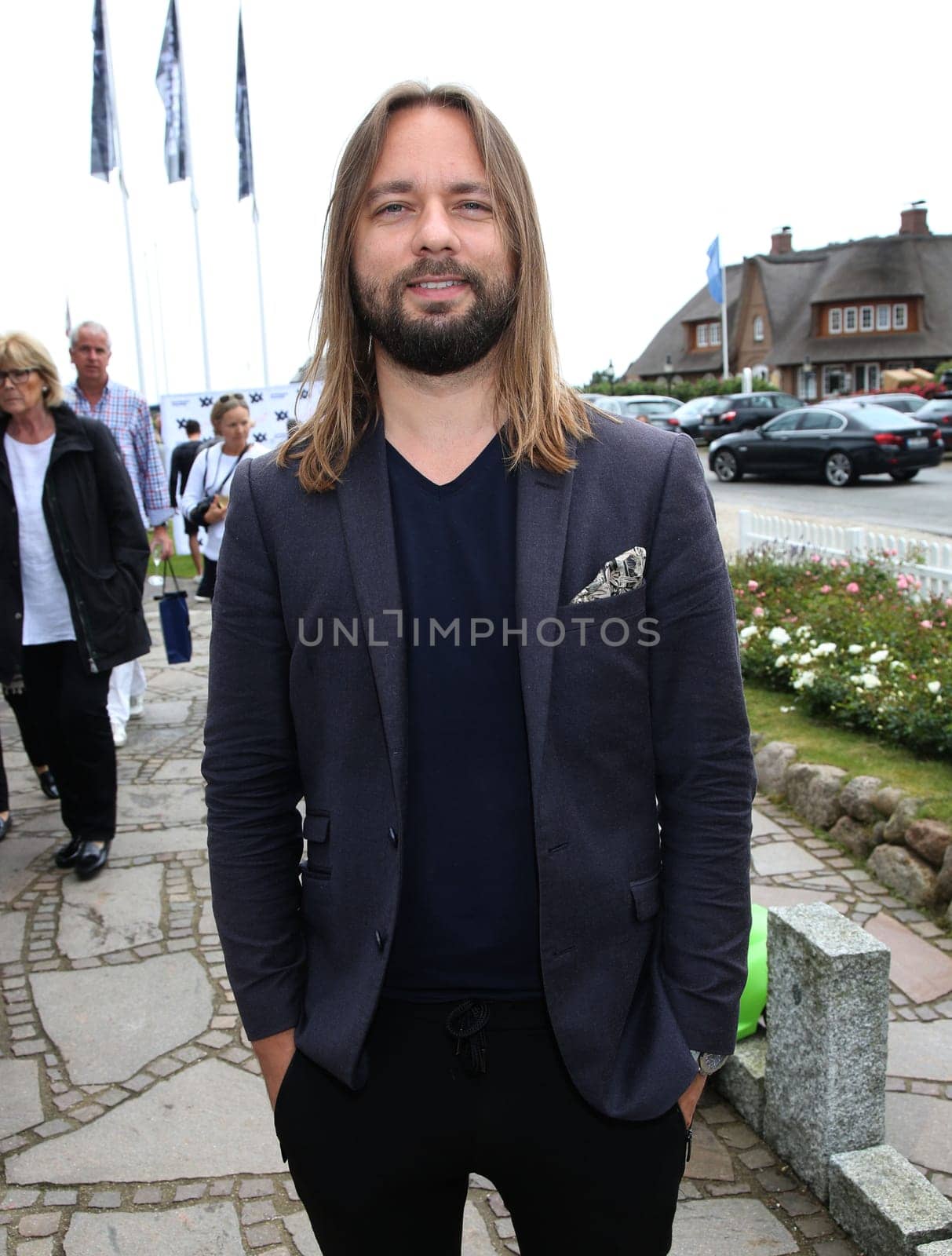 Daniel Larsen ,.Juvia Men Kollektionspraesentation by Different Fashion mit Charity Fussball  in Kampen auf Sylt