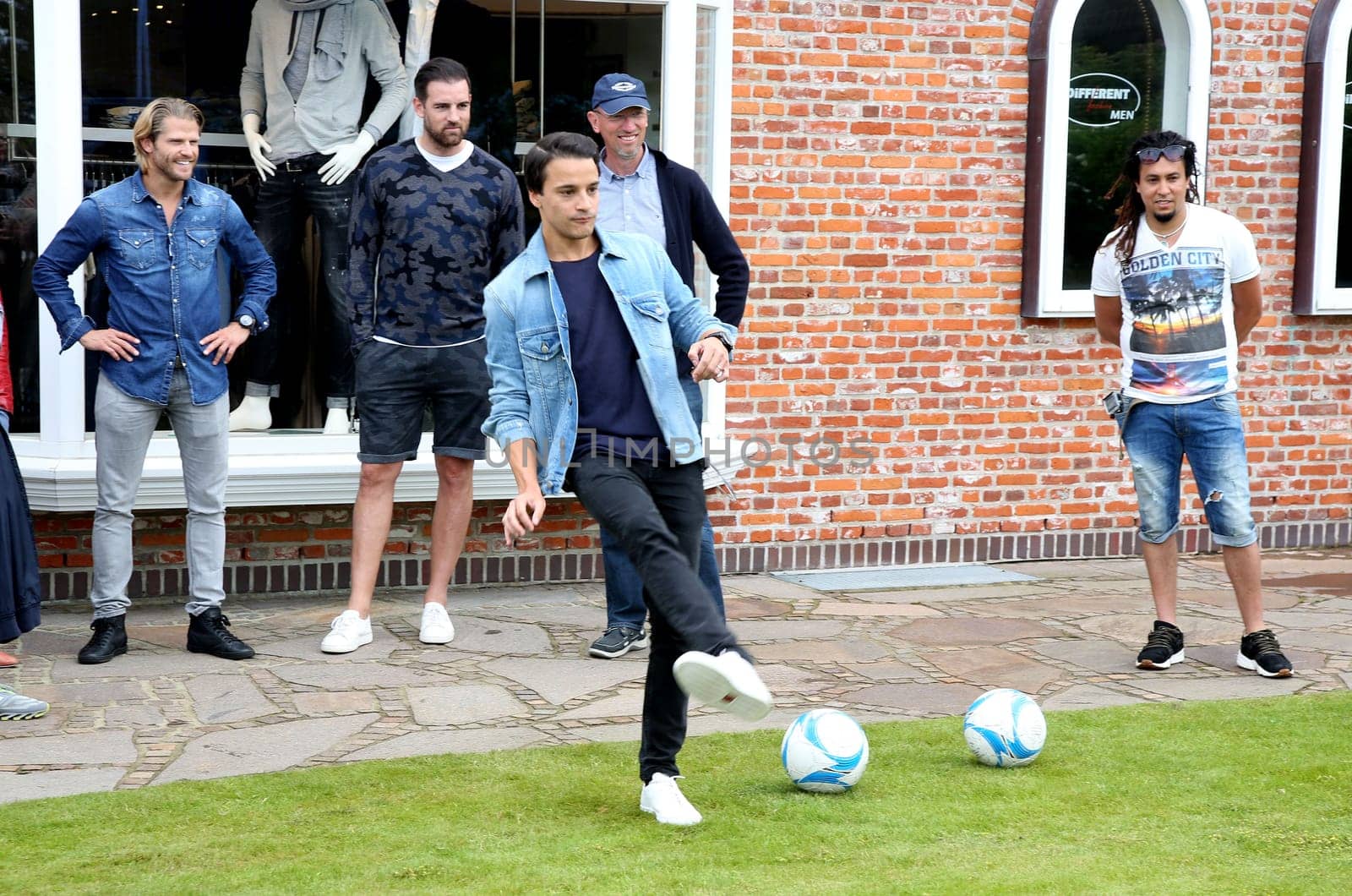 Kostja Ullmann, .Juvia Men Kollektionspraesentation by Different Fashion mit Charity Fussball  in Kampen auf Sylt