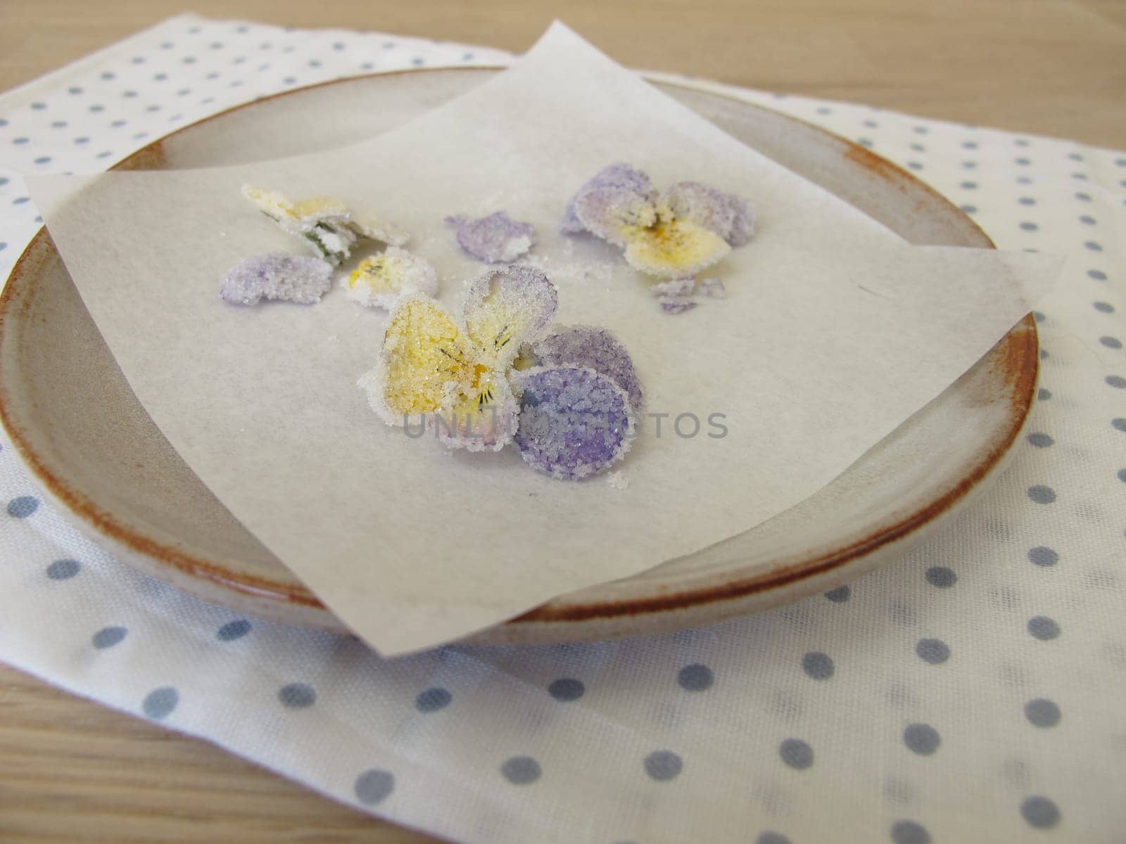 Candied horned violets
