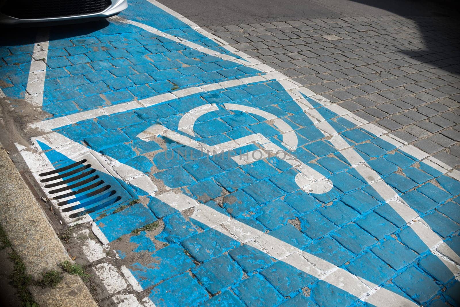 clsoe on car parked in the disabled parking