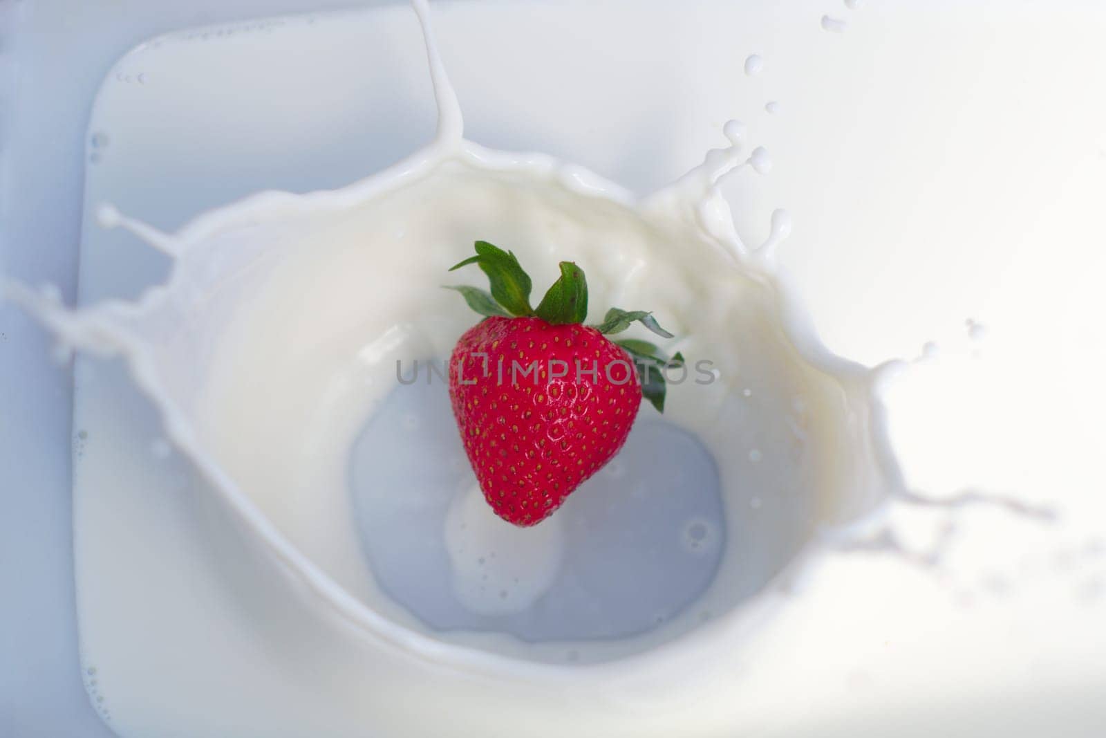 strawberry splash milkshake cream yogurt milk dairy product