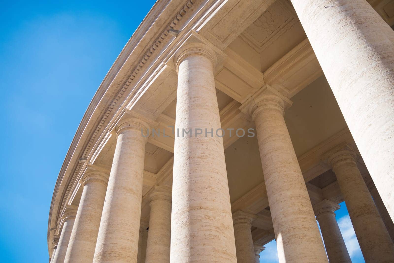 high colums around the famous Basilica di pietro in vatican city