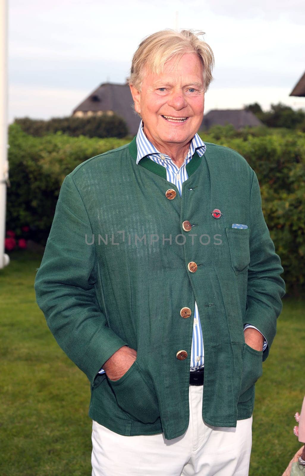 Viktor Erdmann ,. Manfred Baumann invited to the yearly crab dinner in his house in Morsum - Sylt