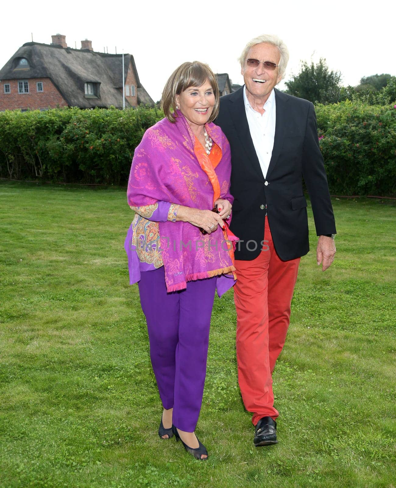 Manfred Baumann and Katharina Baumann invited to an honorary crab dinner in his house in Morsum - Sylt