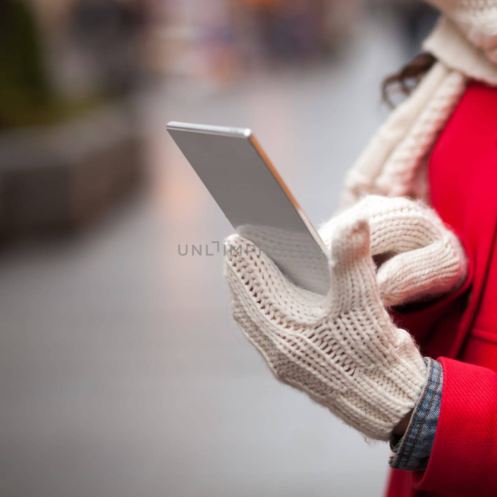 Cold Weather Drains Your Cell Phone