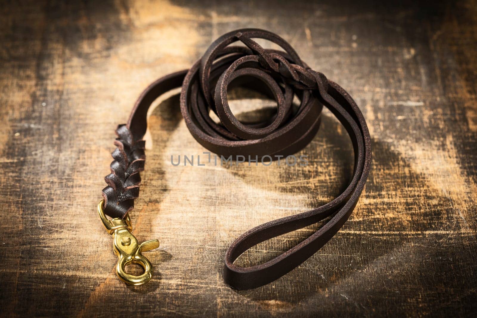 Fat leather leash