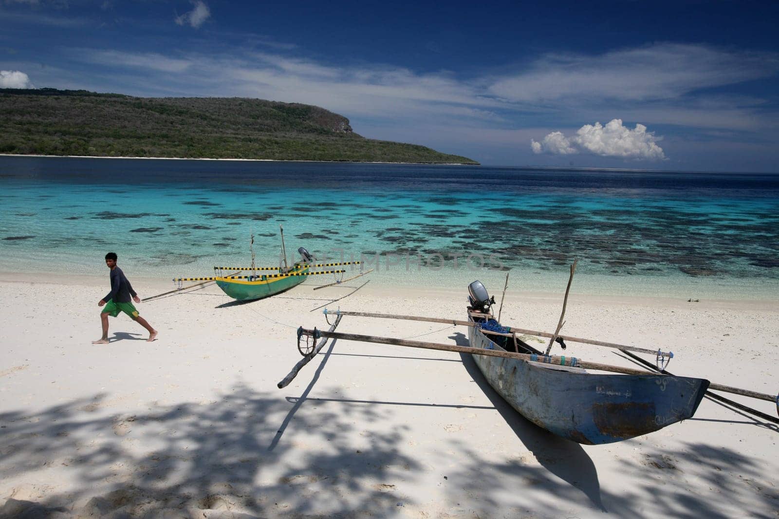 Der Strand Landschaft auf der Jaco Insel im Hintergrund im oestlichsten Punkt an der Timorsee in Ost Timor auf der in zwei getrennten Insel Timor in Asien.