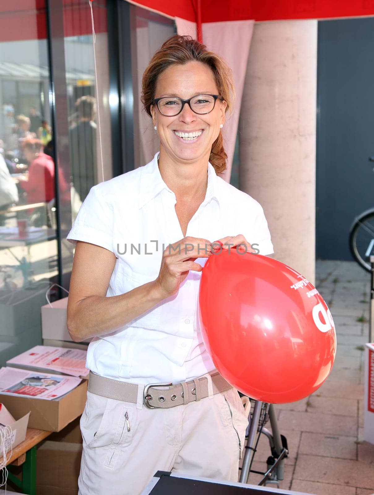 Karola Veit  , Bürgerschaftspräsidentin  Hambuerg .Stadtteilfest  in Hamburg  -Rotheburgsort mit Programm am 04.09.2017