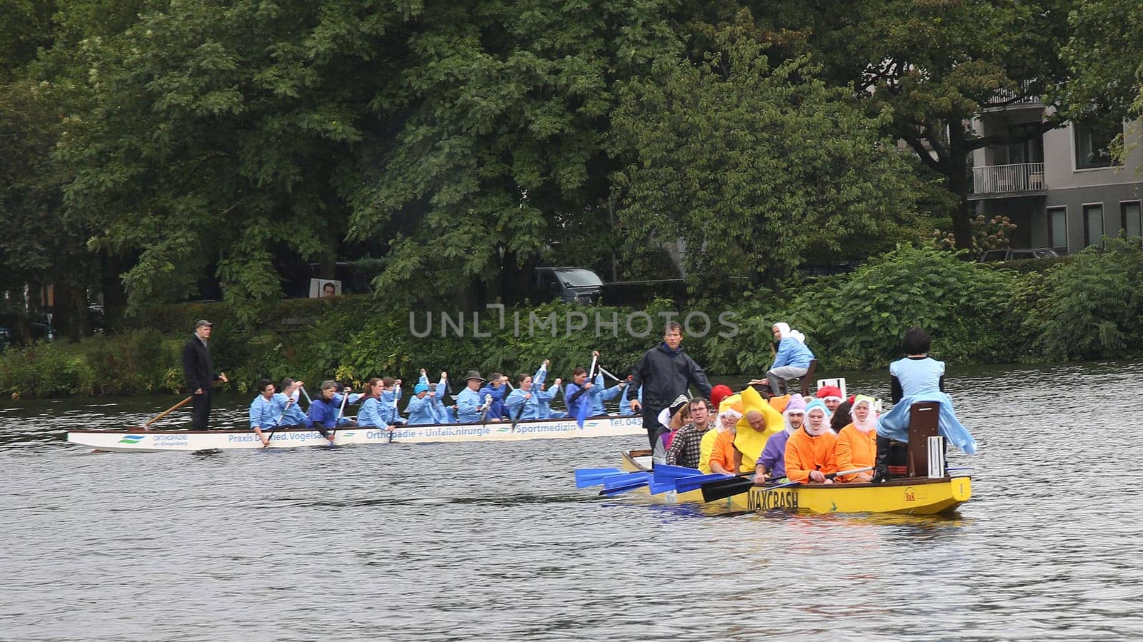 Tanja Schumann ,Julian F.M. Stoeckel,Ester Peters ,Micaela Schaefer ( Mermaid Arielle ) and Franziska Menke in the celebrity boat . Dragon boat race in favor of Hamburg children's aid projects at the Hansa Rowing Club on the Alster Hamburg ,09.09.2017.