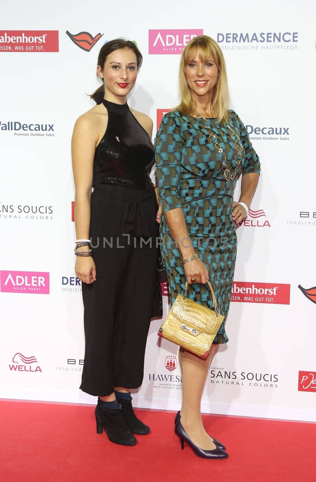 Carin C. Tietze with daughter Lilly . Goldene Bild der Frau 2017 Award ceremony at the AIDA Prima in Hamburg ,21.10.2016..