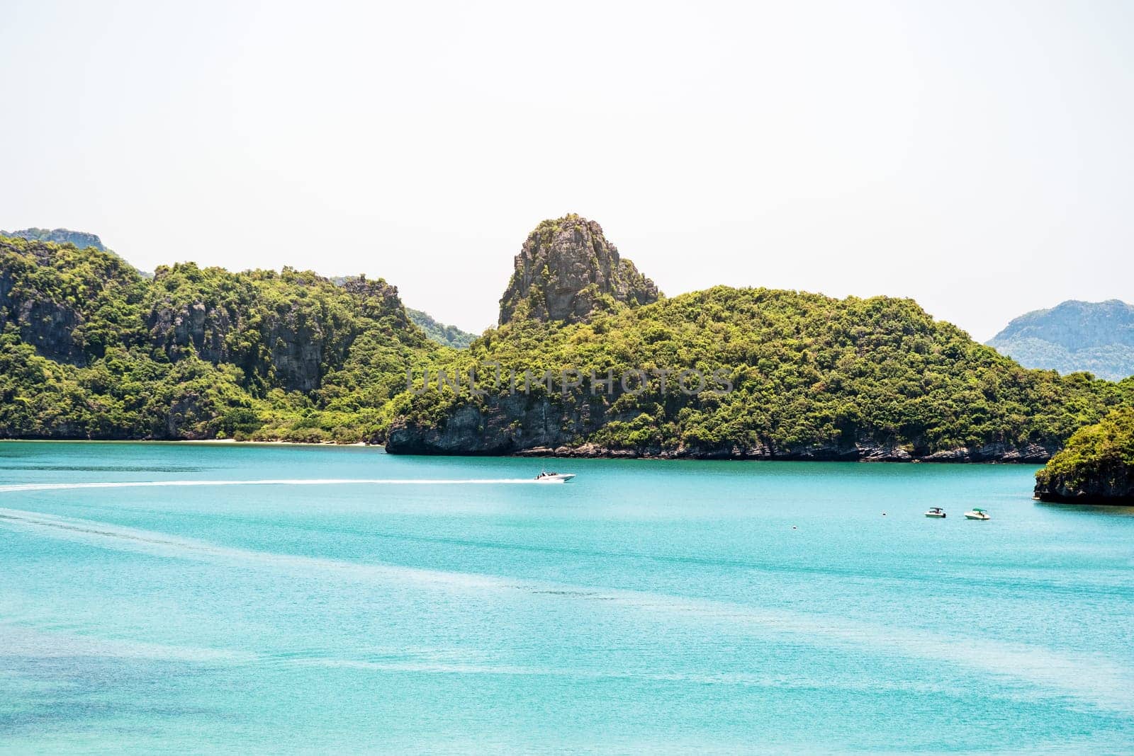 High angle view beautiful natural landscape of Ko Mae Ko island in the sea in summer at Mu Ko Ang Thong National Marine Park is a famous attractions in Surat Thani province, Thailand
