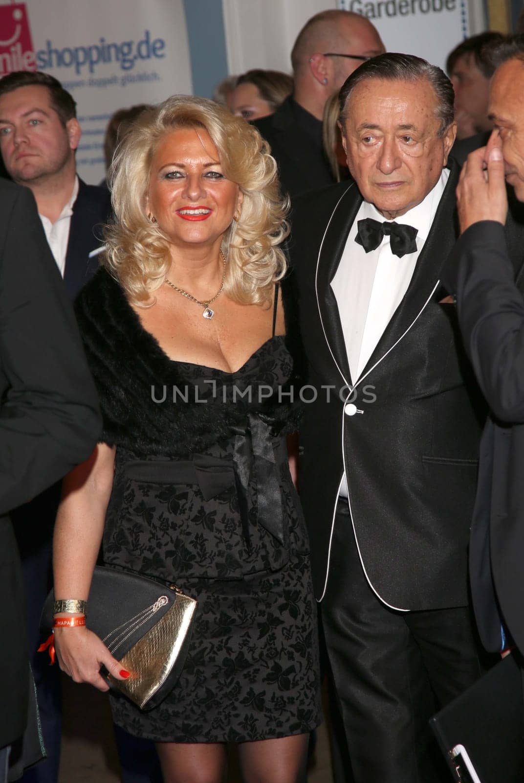 Sonja Schoenanger ( Kaeferl ) und Richard Lugner , .Movie Meets Media 2017 im Hotel Atlantic Hamburg