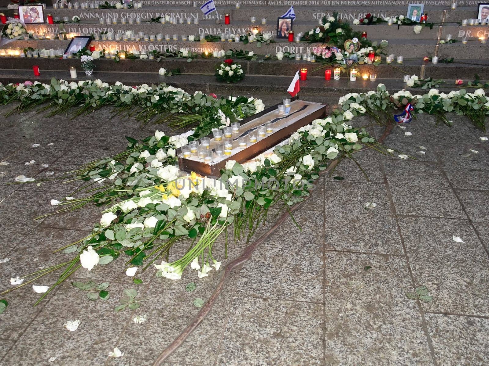 On the occasion of the anniversary of the assassination,the memorial in front of the Memorial Church on Breitscheidplatz was inaugurated on 19.12.2017 in Berlin