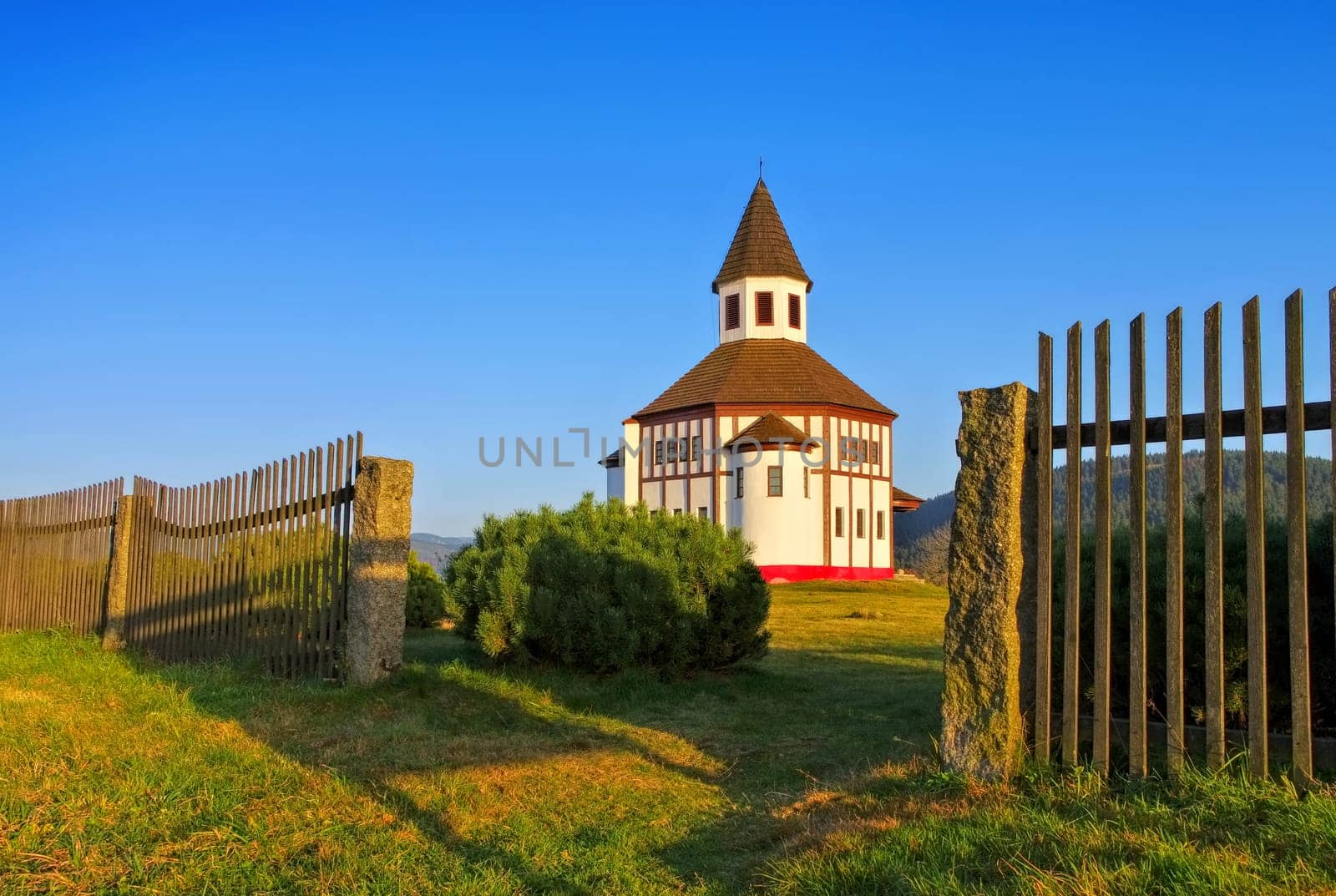 Bad Wurzelsdorf Chapel Schenkenhan - Korenov chapel Tesarov in Bohemia in autumn