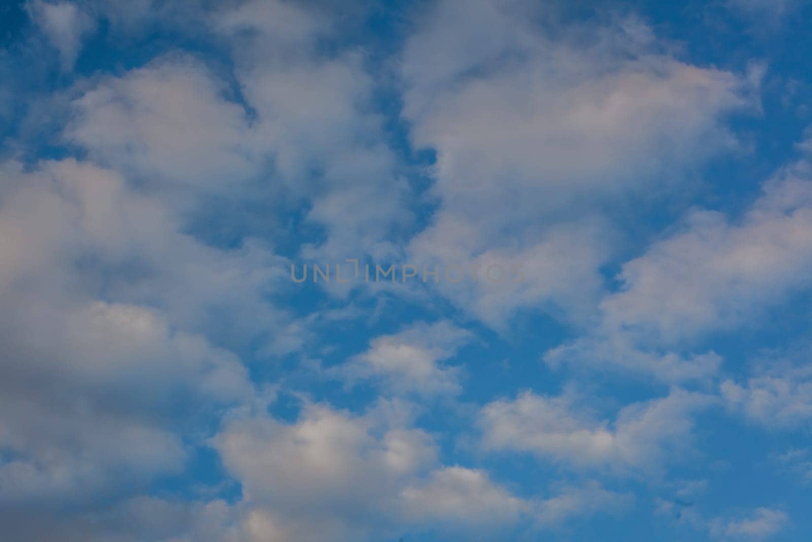 Horizontal picture of clouds in the sky