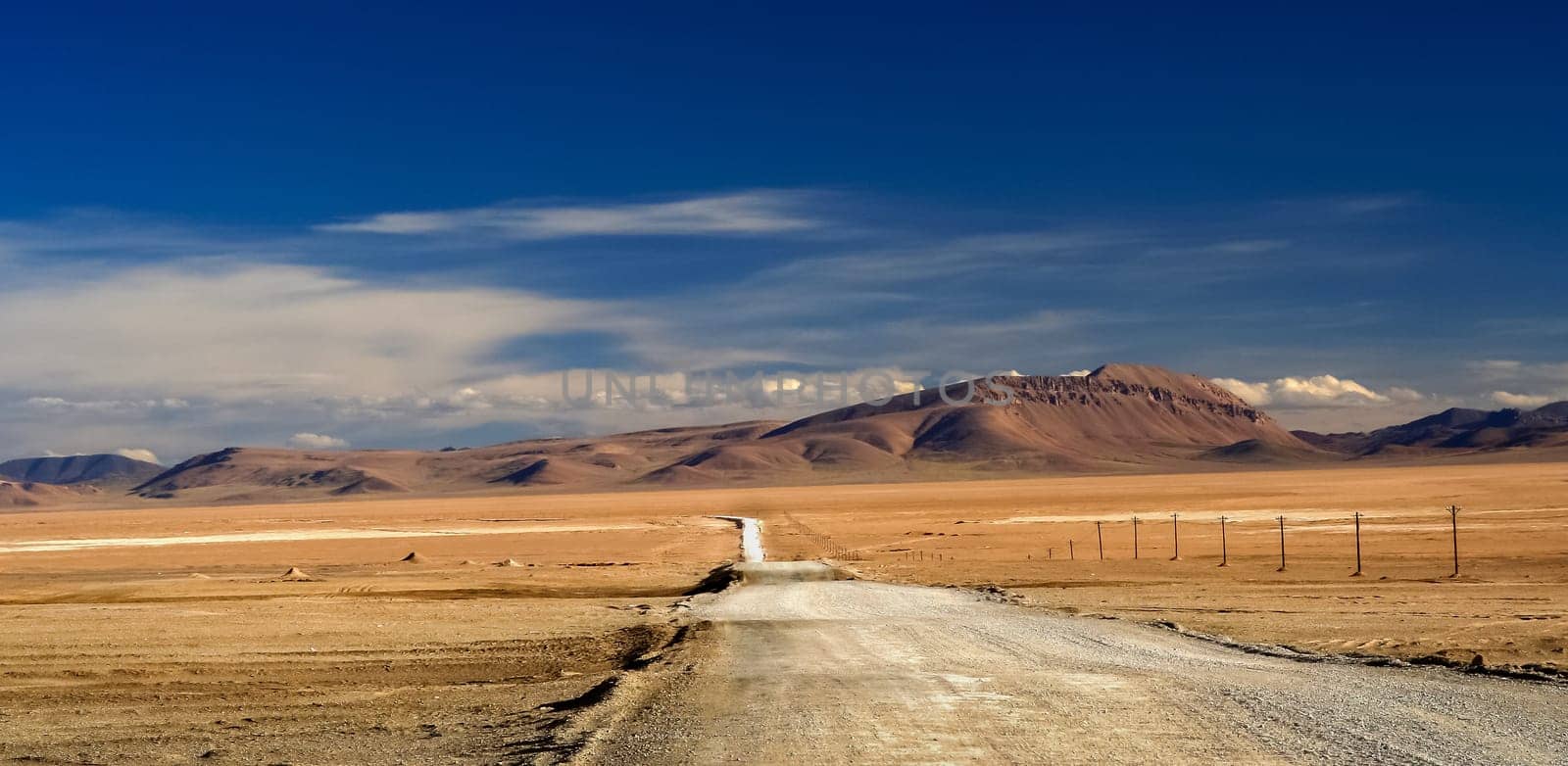 Mountain road through the high central Tibetan plateau, Tibet, China