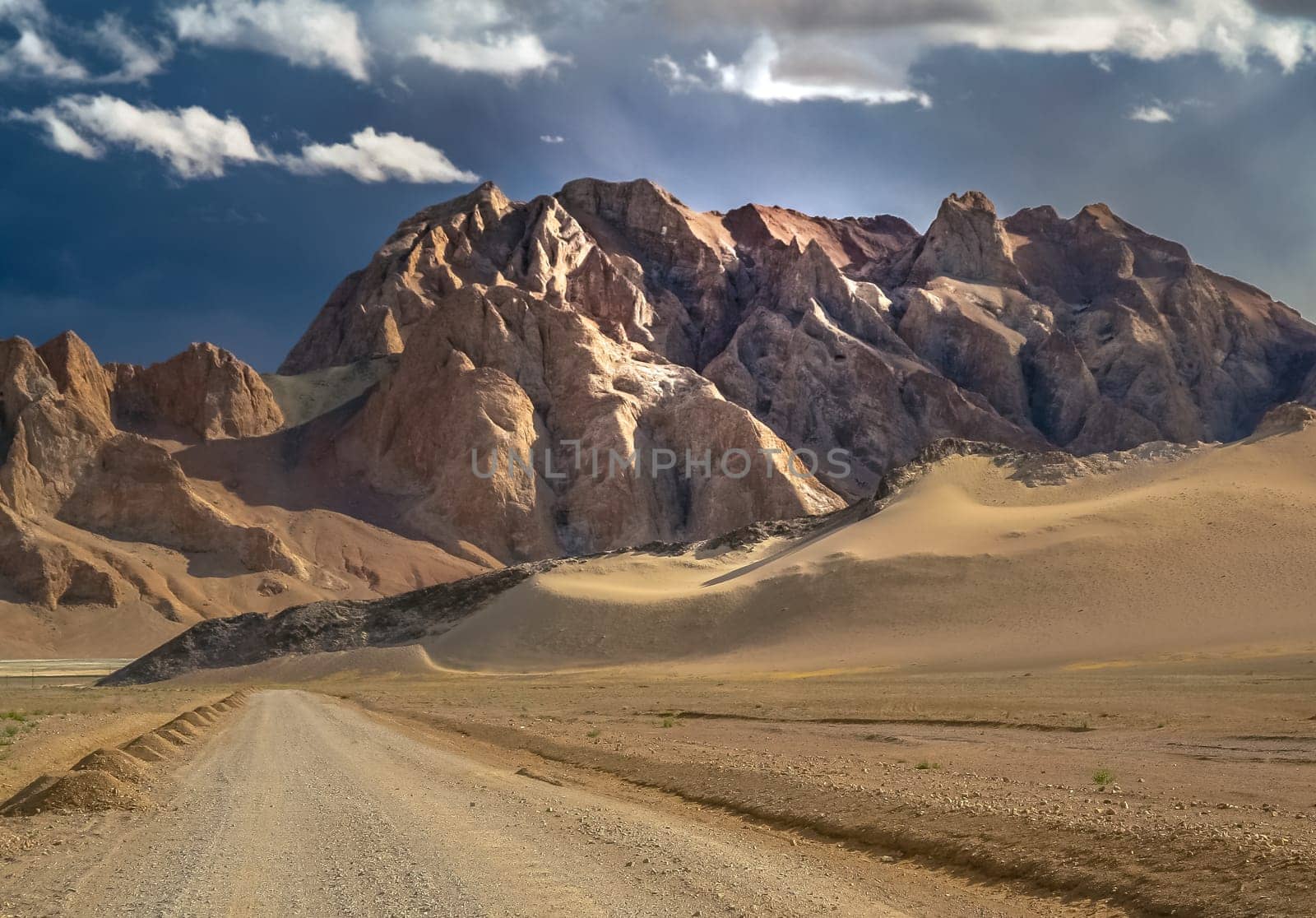 Mountain road through the high central Tibetan plateau, Tibet, China