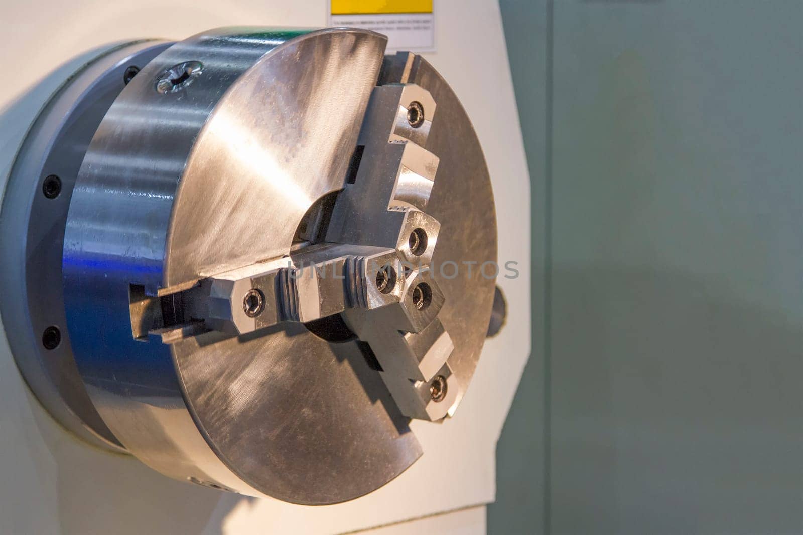 CNC turning spindle and lathe