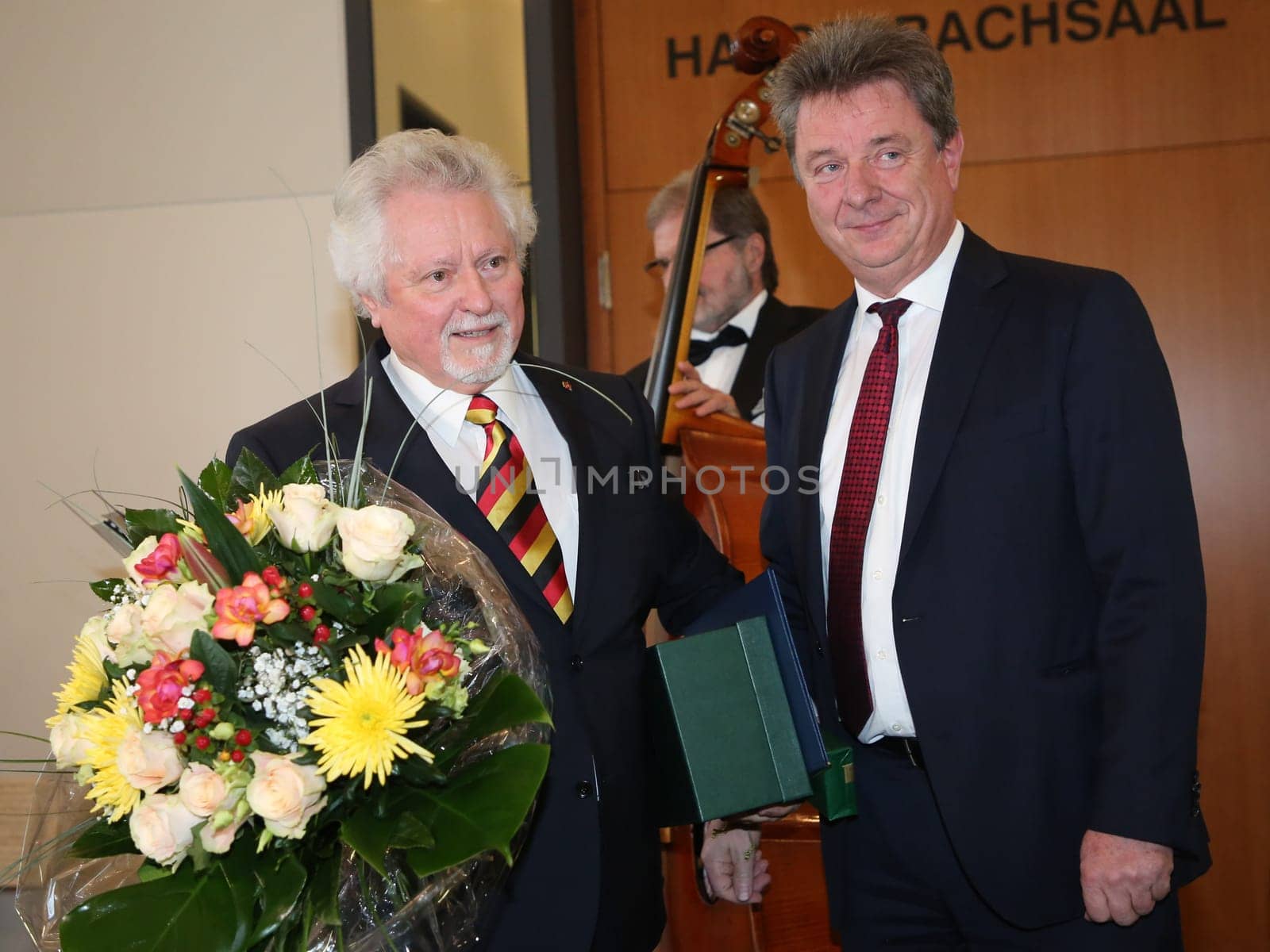Former Lord Mayor of Magdeburg Willi Polte and Lord Mayor of Magdeburg Dr. Lutz Trümper (both SPD) at the ceremony for the 80th birthday of Magdeburg honorary citizen Willi Polte