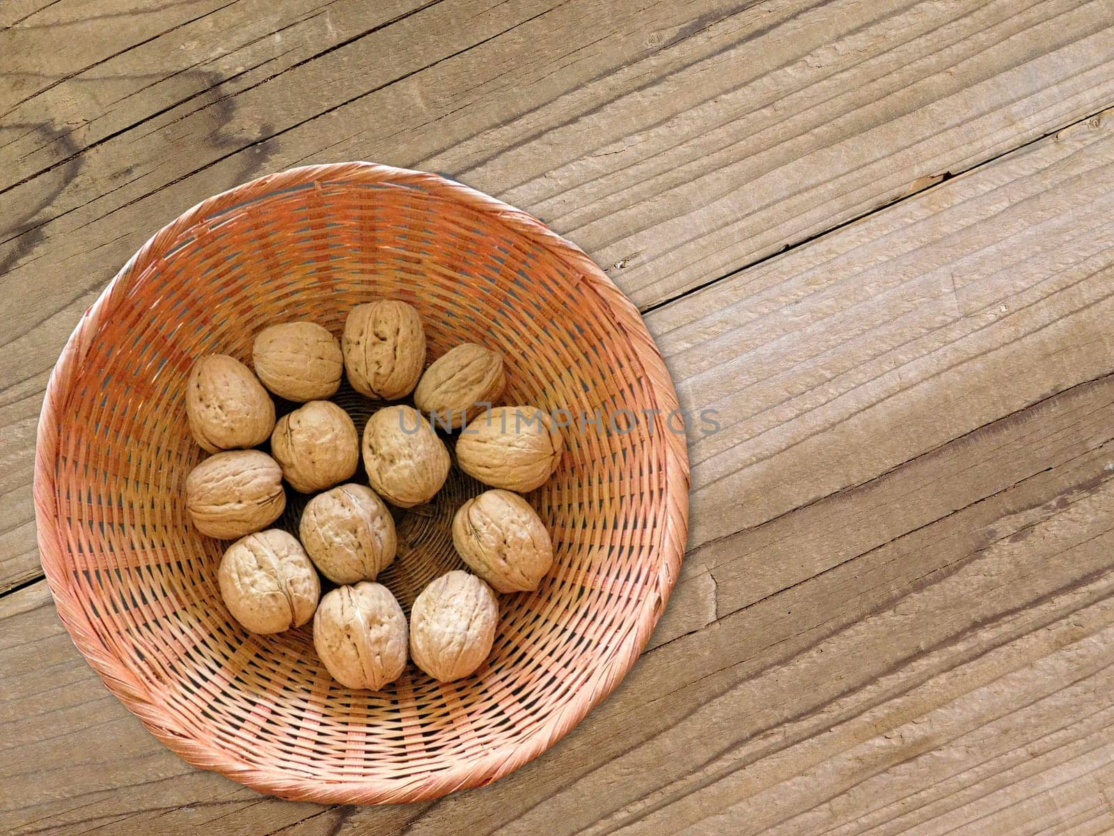 walnuts with shell