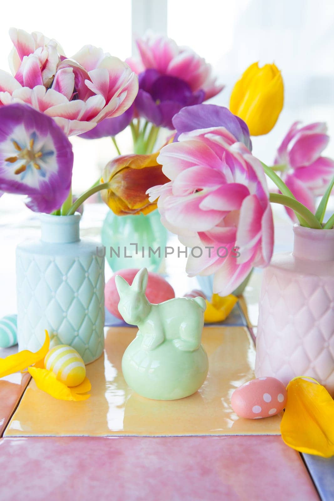 Colorful decoration for Easter with fresh tulips