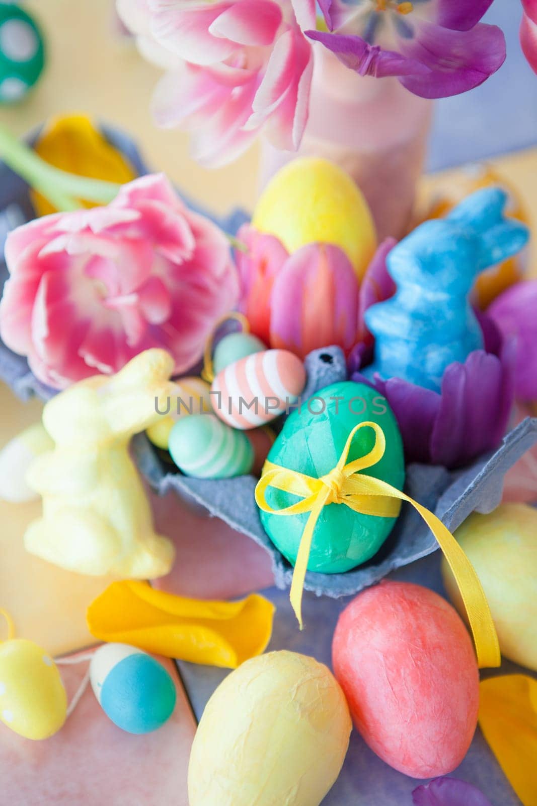 Colorful decoration for Easter with fresh tulips