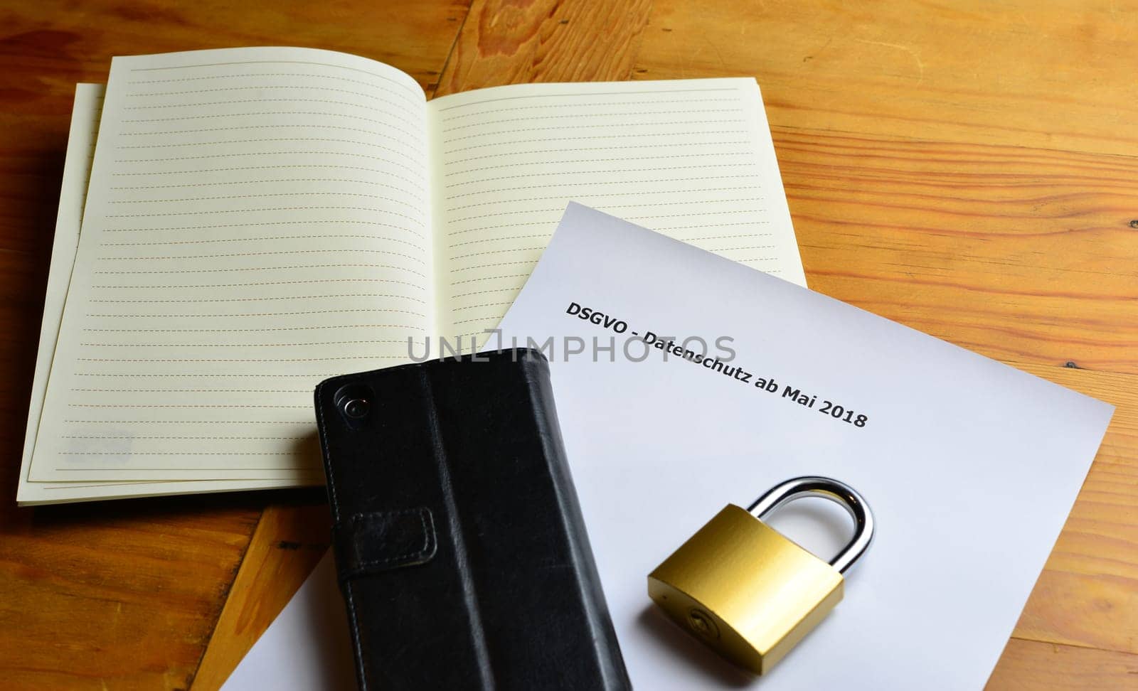 Data protection Security Chain with lock on the Internet