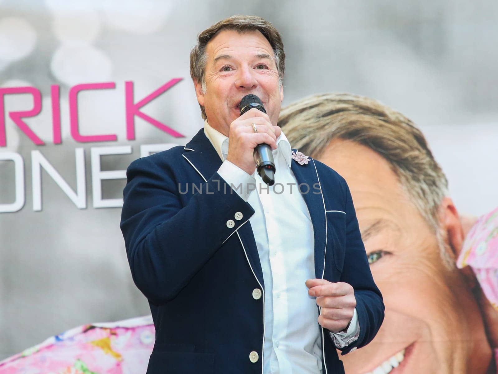 Patrick Lindner at an autograph session on 13.02.2018 in Magdeburg