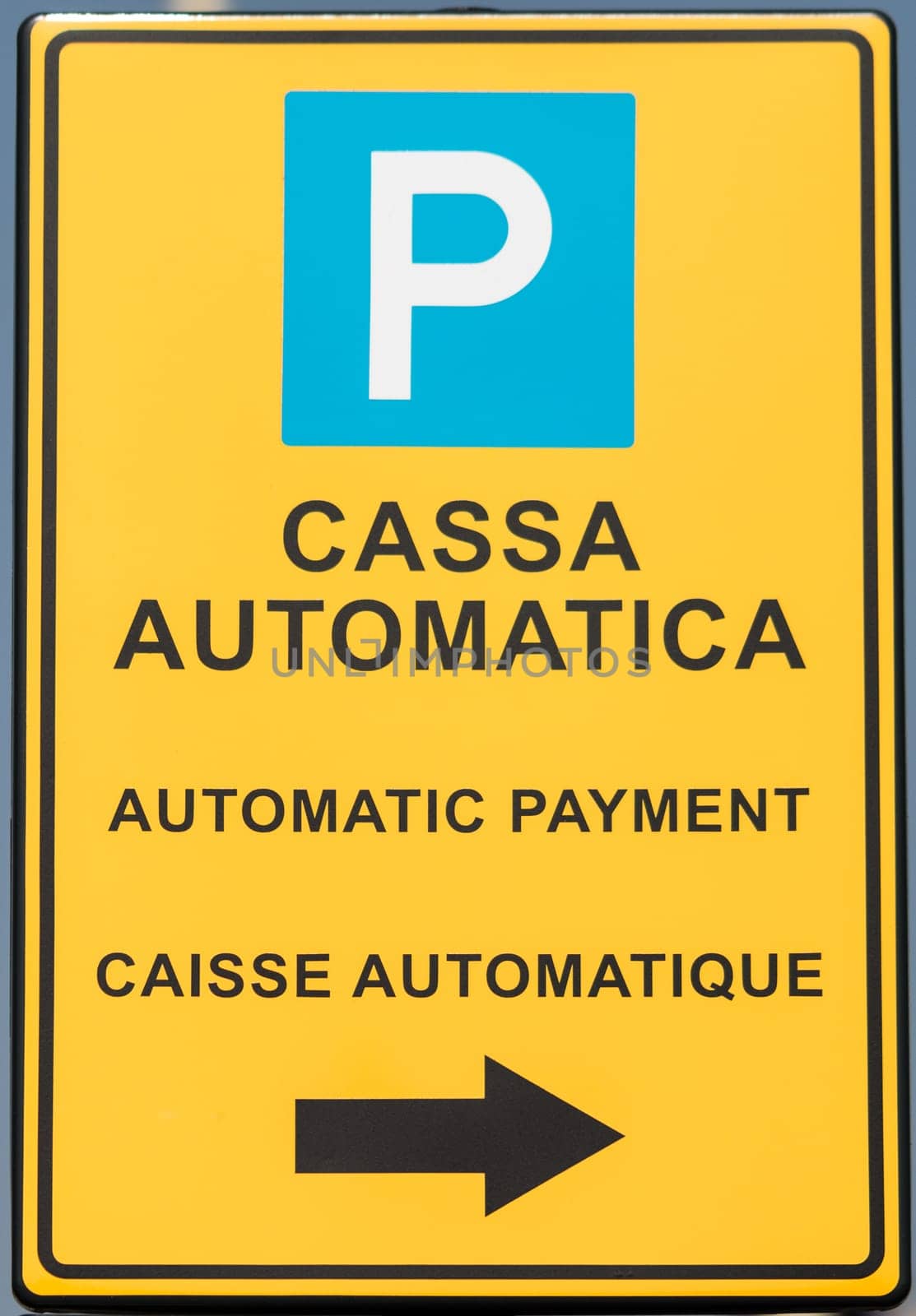 Metal sign with directions and instructions in Italian