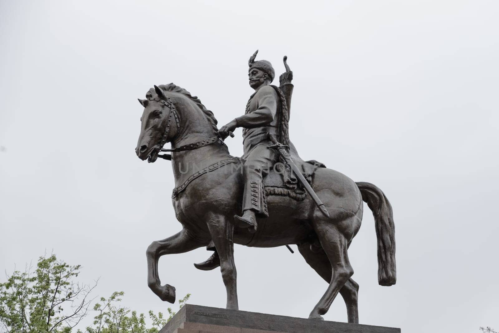 Statue of Zynoviy Bogdan Khmelnytsky, he  was the Hetman of the Zaporozhian King of the Kingdom of Poland in the Polish–Lithuanian Commonwealth (now part of Ukraine). He was the  creator of a state led by the Cossacks of Ukraine. Statue made by Zurab Tsereteli