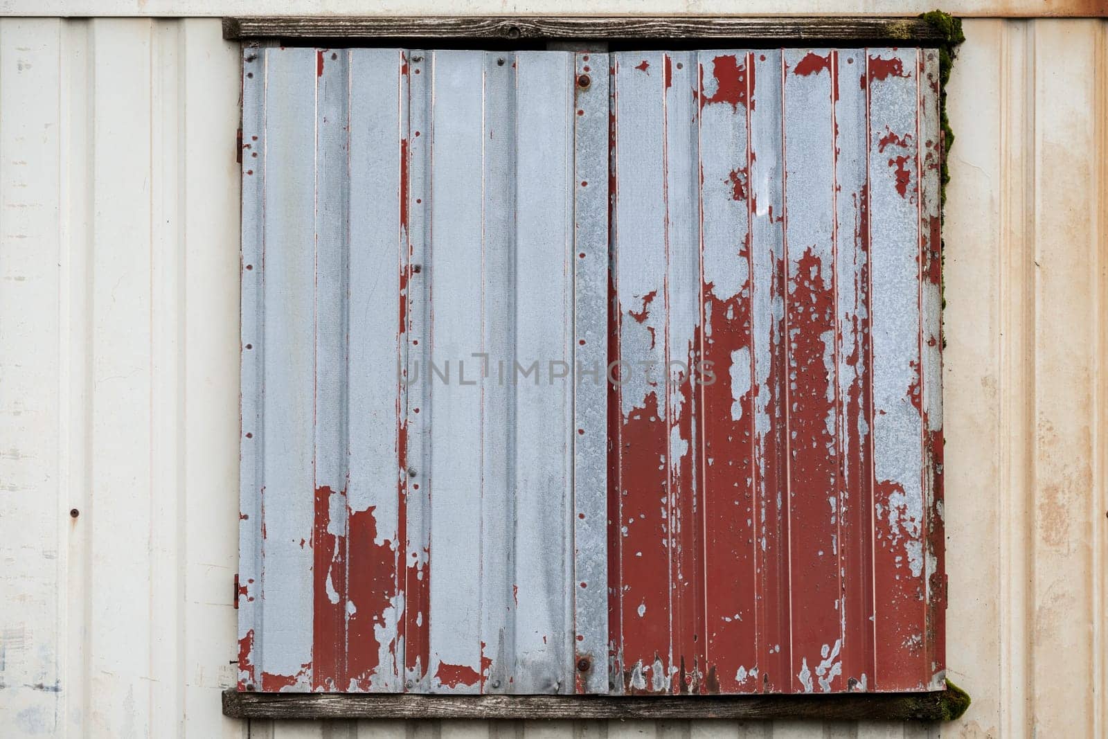 Peeling old trailer window