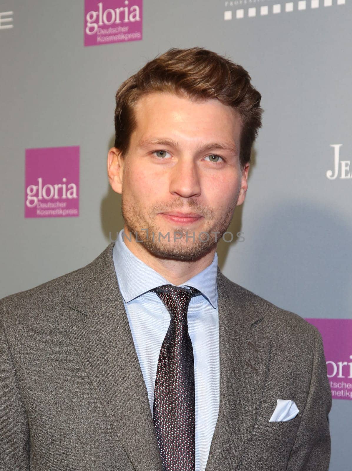 Raul Richter ,. Presentation of the Gloria - German Cosmetics Award 2018 at the Hilton Düsseldorf